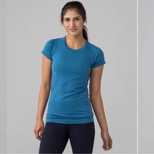 Lululemon Swiftly Tech Short Sleeve Crew
Pewter Blue / Pewter Blue Size 10